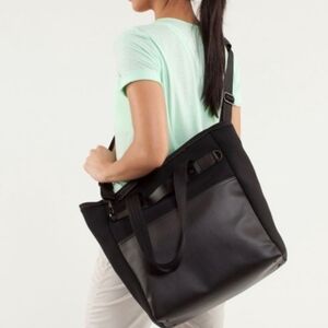 Lululemon Urban Oasis Tota Black Gym Bag